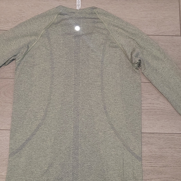 Lululemon Crush The Distance Shirt Size 10 - Picture 10 of 15